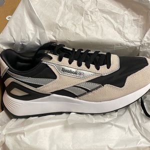 REEBOK CL Legacy AZ 👟